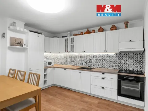 Prodej rodinného domu, Peruc - Černochov, 288 m2