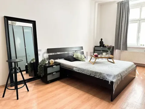 Prodej bytu 2+kk, Praha, 5. května, 51 m2