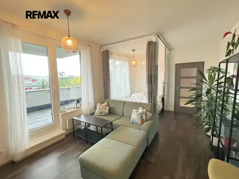 Pronájem bytu 2+kk, Praha - Štěrboholy, Kryšpínova, 63 m2