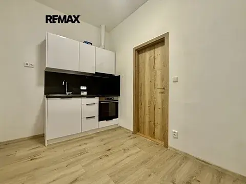 Pronájem bytu 2+kk, Plzeň, Klatovská třída, 50 m2