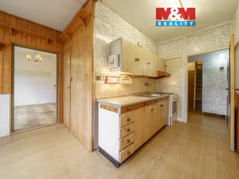 Prodej bytu 3+1, Karlovy Vary - Stará Role, Fibichova, 66 m2