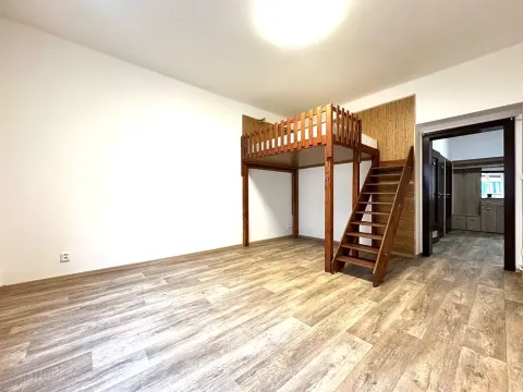 Pronájem bytu 2+1, Praha - Libeň, U libeňského pivovaru, 70 m2