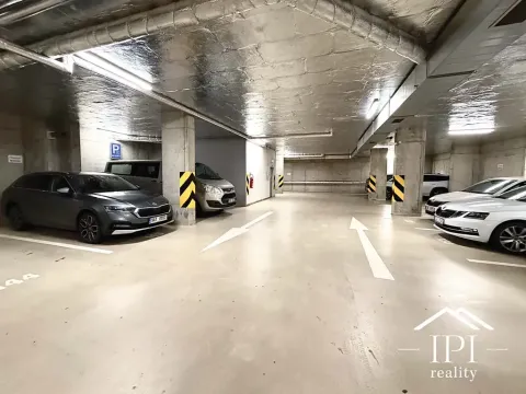 Pronájem garážového stání, Praha - Michle, V dolině, 19 m2