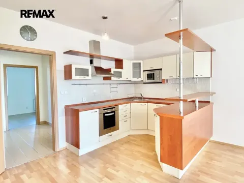 Pronájem bytu 2+kk, Beroun, Nad Paloučkem, 58 m2