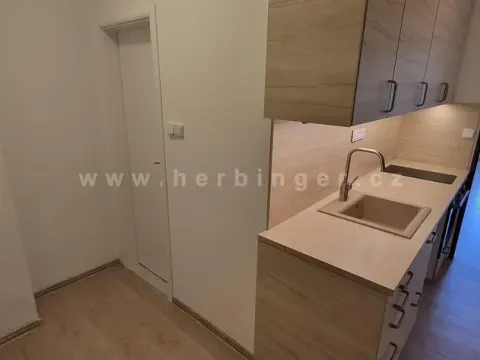 Pronájem bytu 1+kk, Otrokovice, Školní, 33 m2