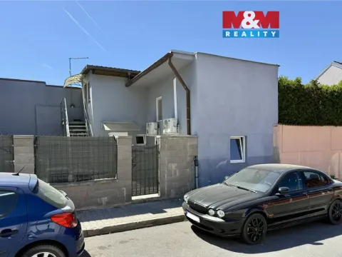 Pronájem bytu 1+kk, Kladno - Kročehlavy, Kozinova, 22 m2