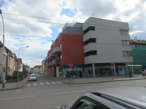 Pronájem garážového stání, Brno, Spáčilova, 17 m2