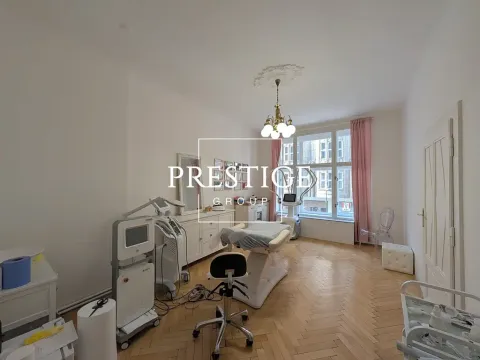 Pronájem obchodního prostoru, Praha - Josefov, Kaprova, 96 m2