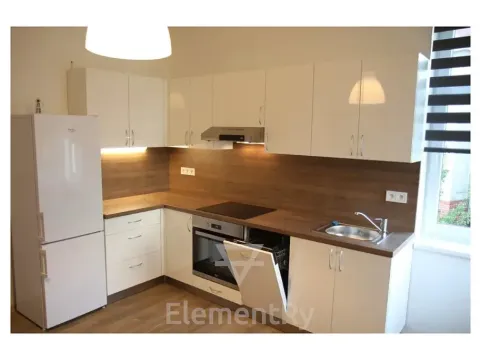 Pronájem bytu 1+1, Hradec Králové, V Lipkách, 32 m2
