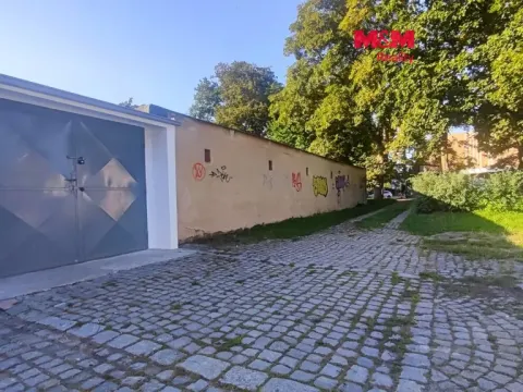 Pronájem garáže, Hradec Králové, U Kavalíru, 17 m2