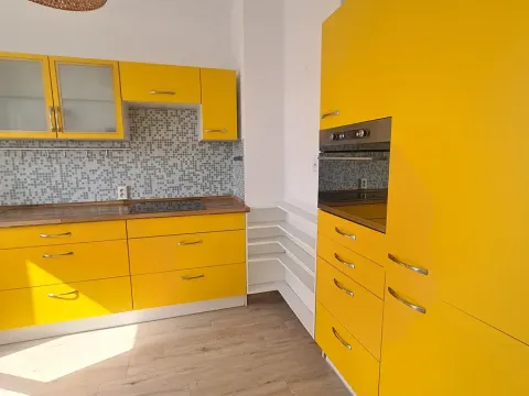 Pronájem bytu 2+1, Praha - Prosek, Okřínecká, 52 m2