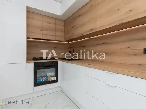 Prodej bytu 2+1, Karviná, Bratr. Veverkových, 56 m2