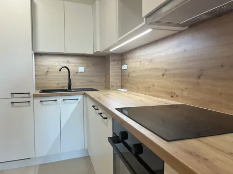 Pronájem bytu 1+kk, Bystřice nad Pernštejnem, Masarykovo náměstí, 41 m2