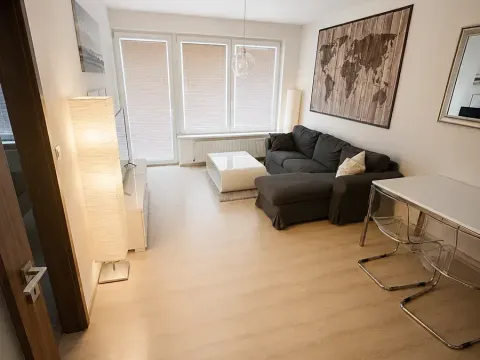 Pronájem bytu 2+kk, Pardubice, Pod Vinicí, 52 m2