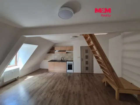 Pronájem bytu 3+kk, Nový Bor, Husova, 79 m2