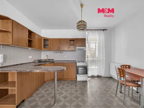 Prodej bytu 3+kk, Úpice, Svornosti, 170 m2