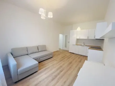 Pronájem bytu 2+kk, Praha - Vršovice, Na spojce, 55 m2