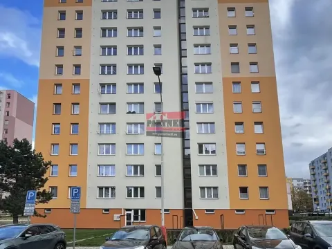 Pronájem bytu 1+kk, Tábor, nám. Přátelství, 31 m2