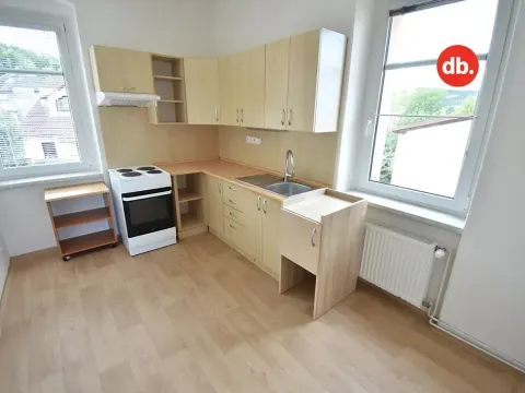 Pronájem bytu 1+1, Karlovy Vary, K Linhartu, 35 m2