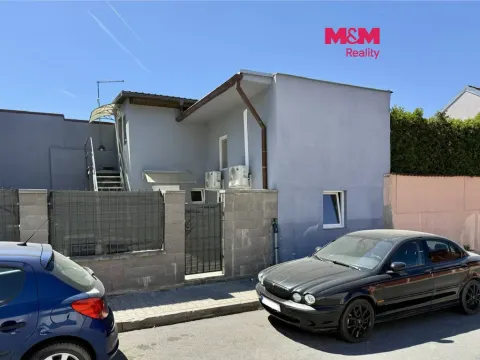 Pronájem bytu 1+kk, Kladno - Kročehlavy, Kozinova, 22 m2
