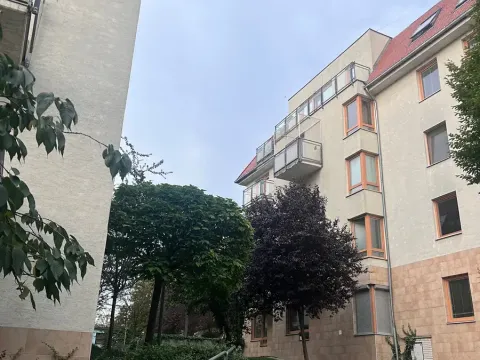 Pronájem bytu 2+kk, Praha, Komořanská, 39 m2