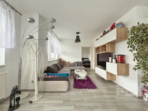 Prodej bytu 2+kk, Hradec Králové, Antonína Petrofa, 51 m2