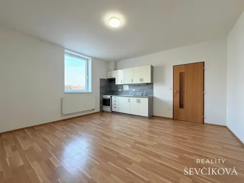 Pronájem bytu 2+kk, Holice, náměstí T. G. Masaryka, 52 m2
