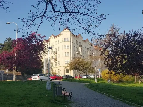 Pronájem bytu 1+1, Praha - Nusle, náměstí Generála Kutlvašra, 49 m2