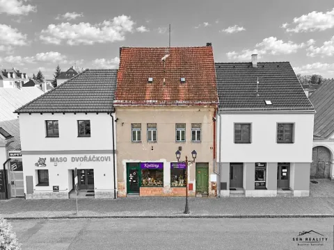 Prodej komerční nemovitosti, Chlumec nad Cidlinou, Klicperovo náměstí, 262 m2