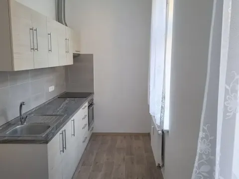 Pronájem bytu 2+kk, Jihlava, Hálkova, 46 m2